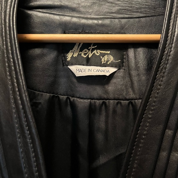 Vintage Neto Women’s Black Leather Coat - Picture 7 of 7